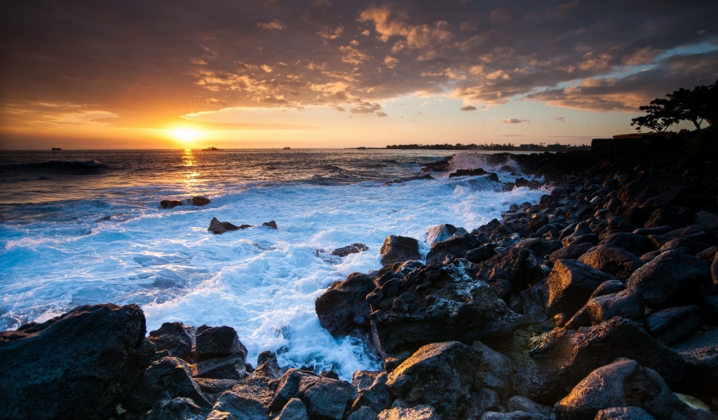 Hawaii Sunset for 1024 x 600 widescreen resolution