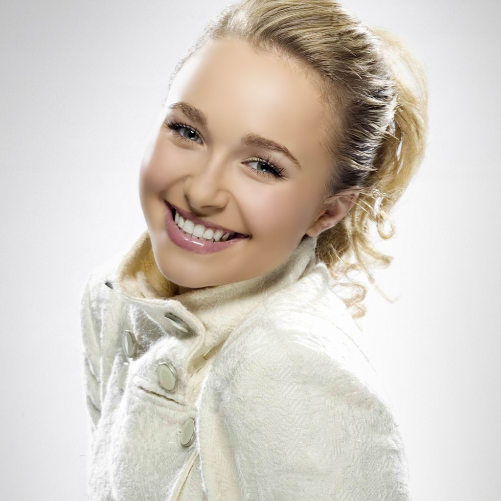Hayden Panettiere Cute Smile for 1024 x 1024 iPad resolution