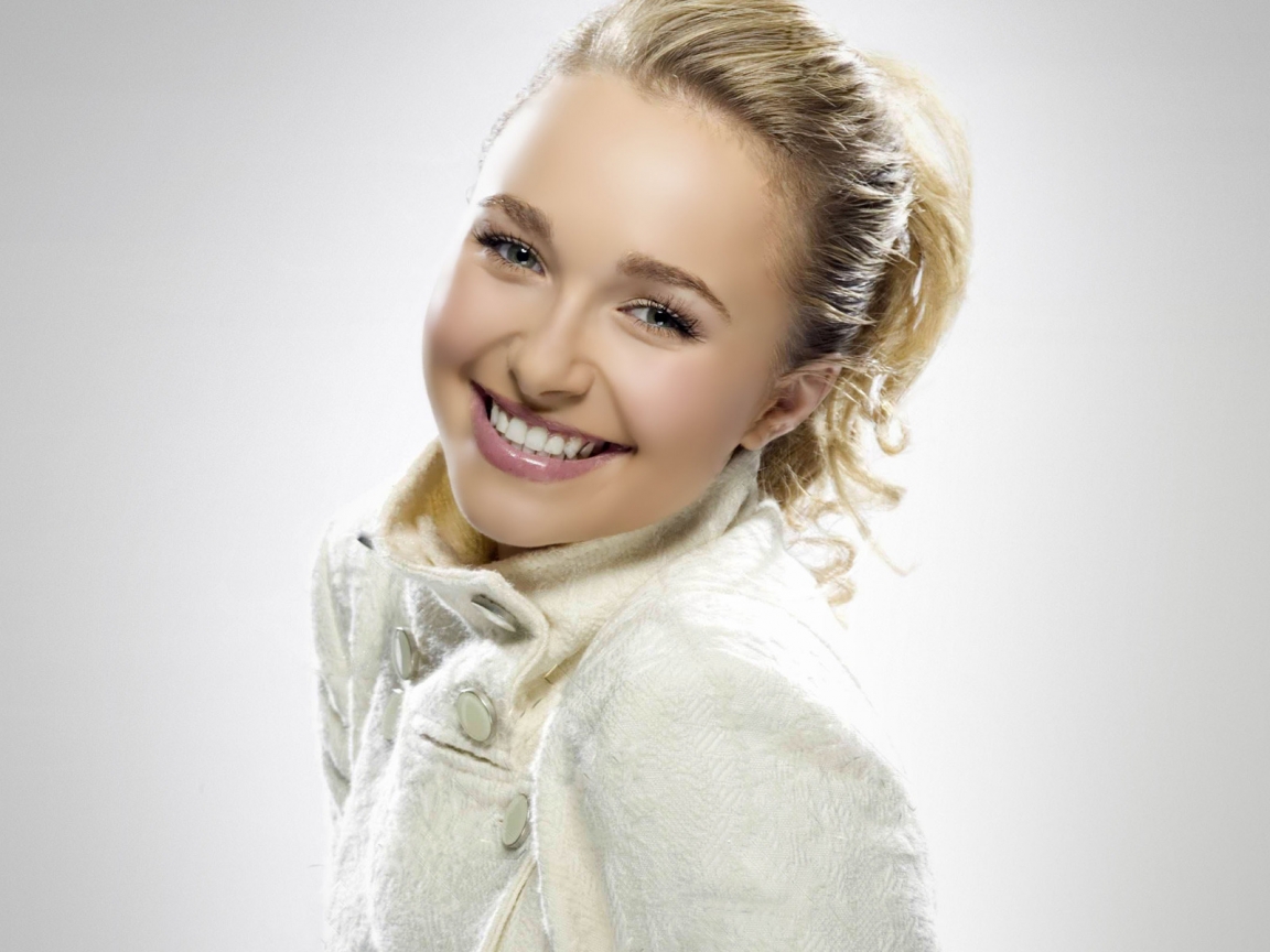 Hayden Panettiere Cute Smile for 1152 x 864 resolution