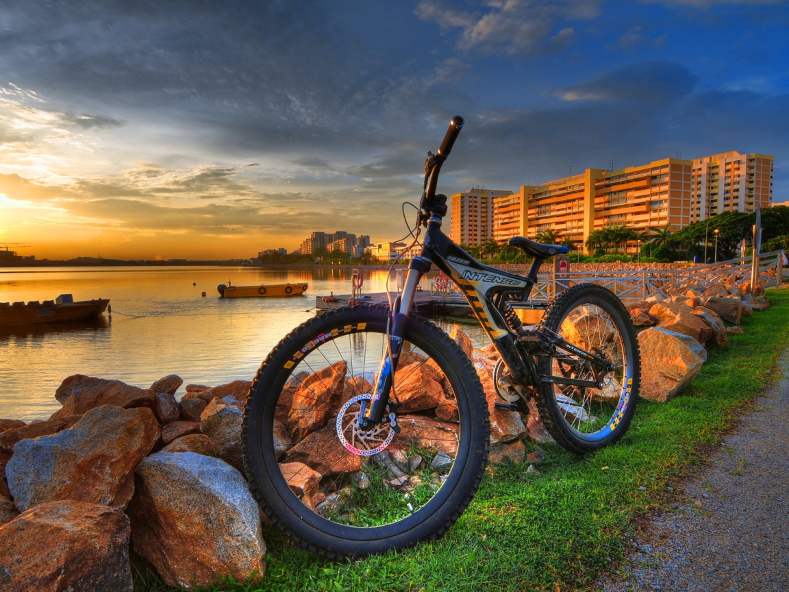 HDR City Bike for 1152 x 864 resolution