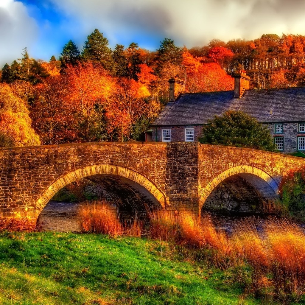 HDR Old Bridge and House for 1024 x 1024 iPad resolution