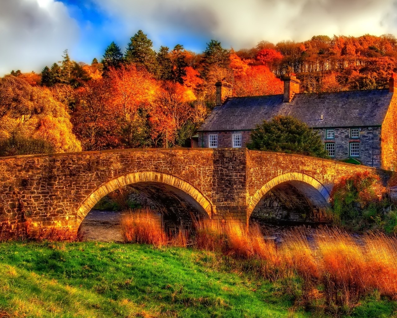 HDR Old Bridge and House for 1280 x 1024 resolution