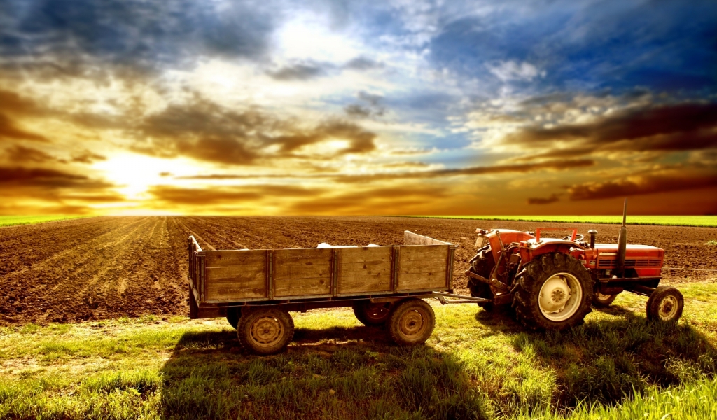 HDR Tractor for 1024 x 600 widescreen resolution