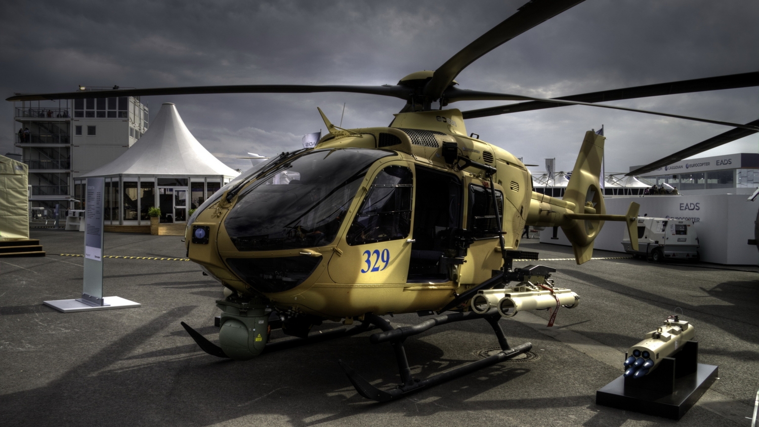 Helicopter EC 635  for 1536 x 864 HDTV resolution