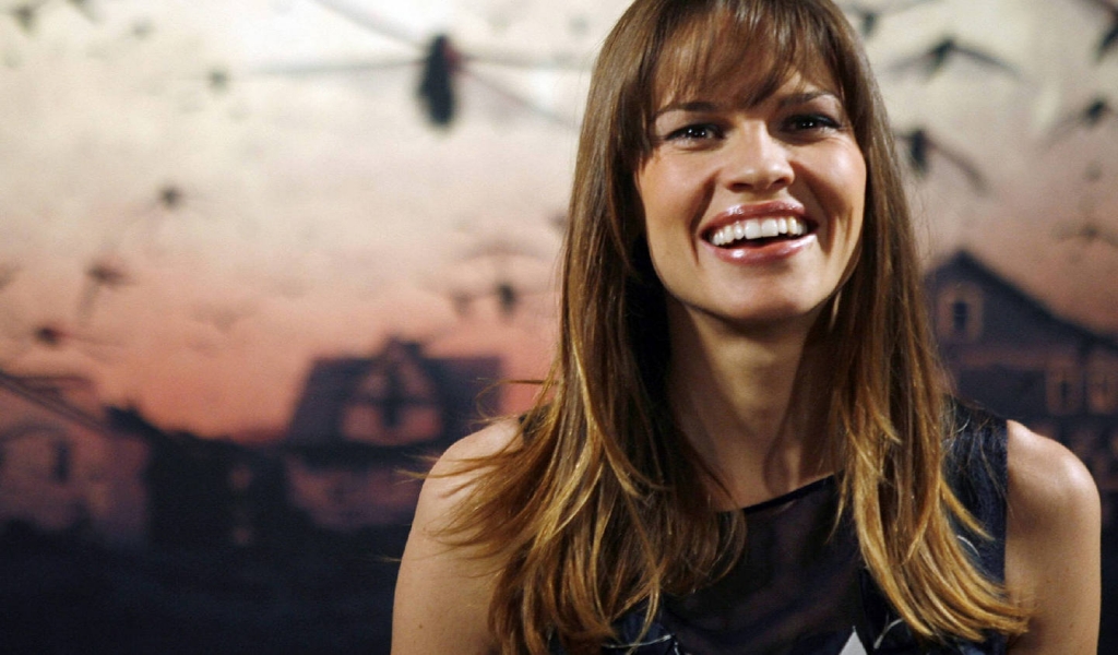 Hilary Swank Big Smile for 1024 x 600 widescreen resolution