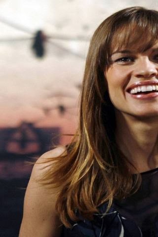 Hilary Swank Big Smile for 320 x 480 iPhone resolution