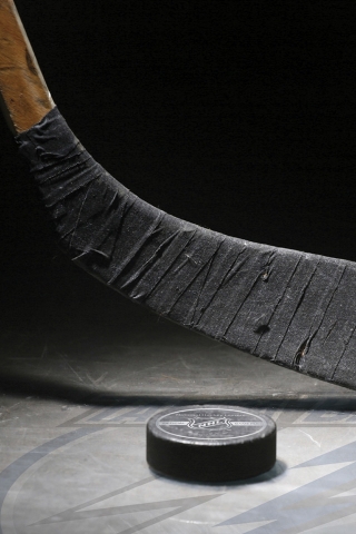Hockey Puck for 320 x 480 iPhone resolution