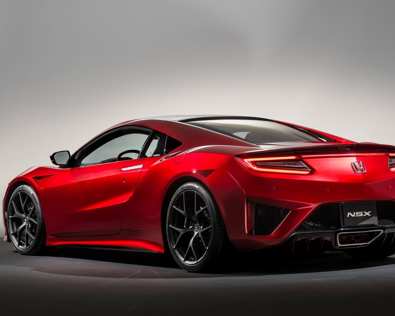 Honda NSX 2015 Back View for 1280 x 1024 resolution