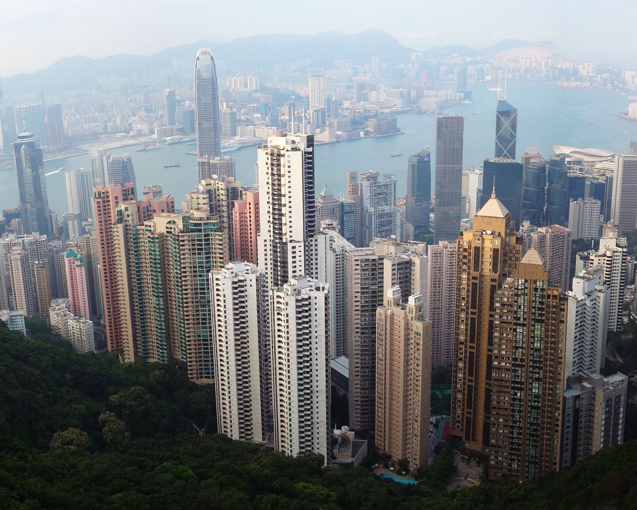Hong Kong Skyline for 1280 x 1024 resolution