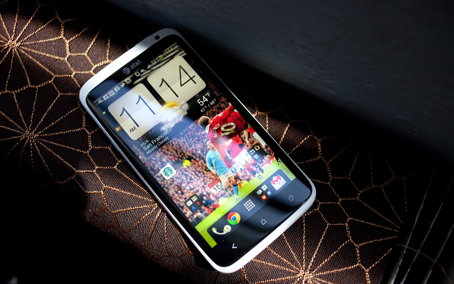 HTC One for 1920 x 1200 widescreen resolution