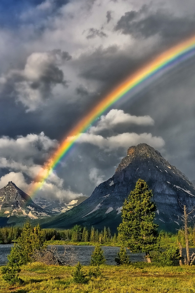 Huge Rainbow for 640 x 960 iPhone 4 resolution