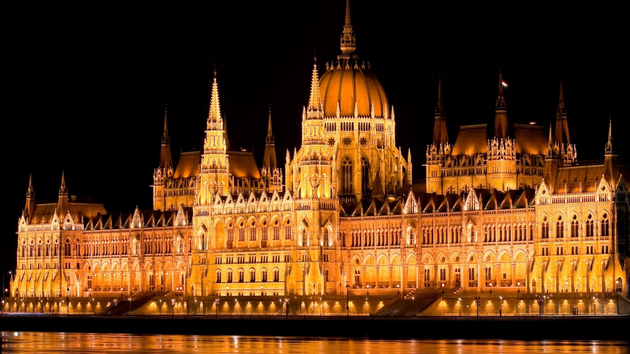 Hungarian Parliament Building for 1280 x 720 HDTV 720p resolution