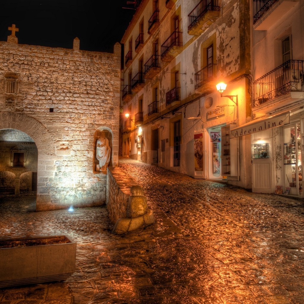 Ibiza Street for 1024 x 1024 iPad resolution