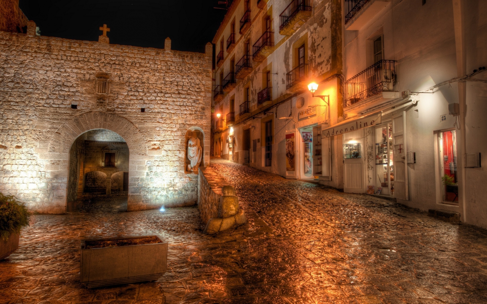 Ibiza Street for 1680 x 1050 widescreen resolution