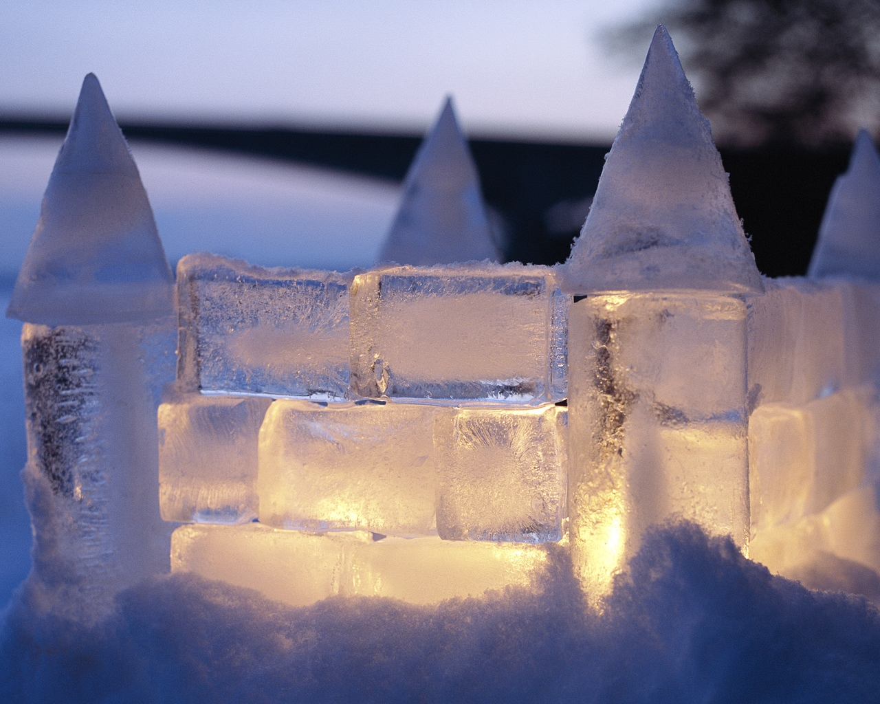 Ice Castle for 1280 x 1024 resolution