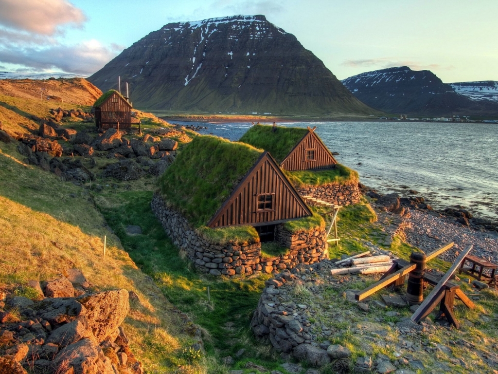 Iceland Lake Landscape for 1024 x 768 resolution