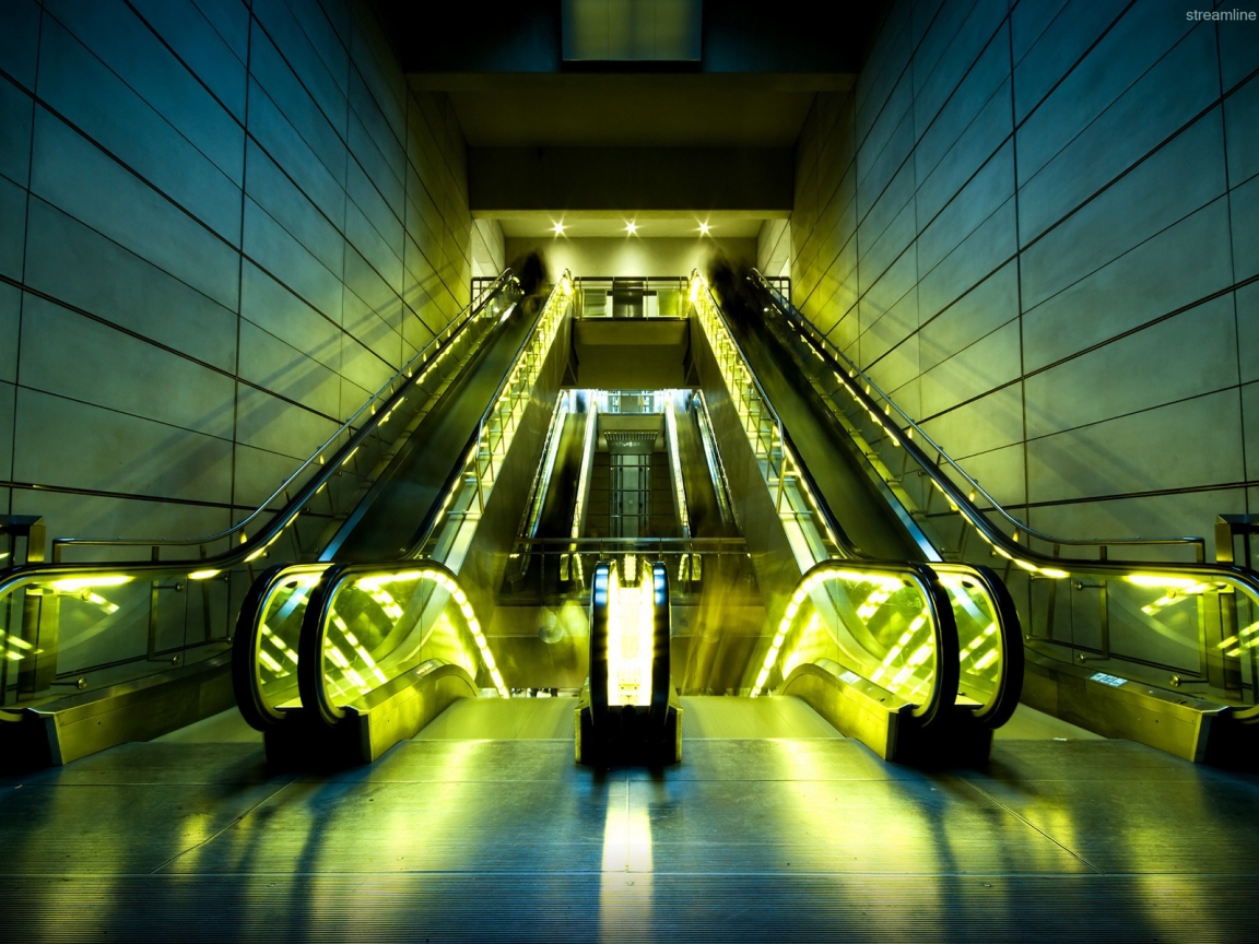 Illuminated Escalators for 1152 x 864 resolution