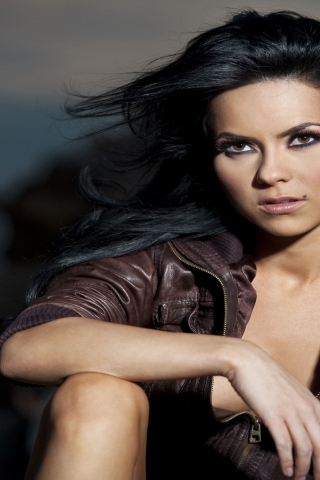 Inna on FHM for 320 x 480 iPhone resolution