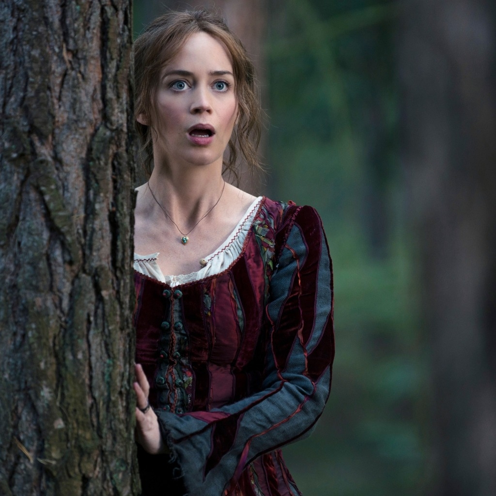 Into the Woods Emily Blunt for 1024 x 1024 iPad resolution