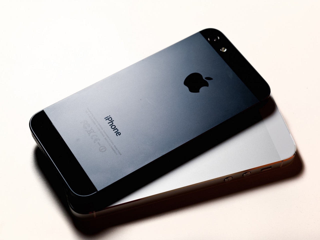 iPhone 5 Rear for 1280 x 960 resolution