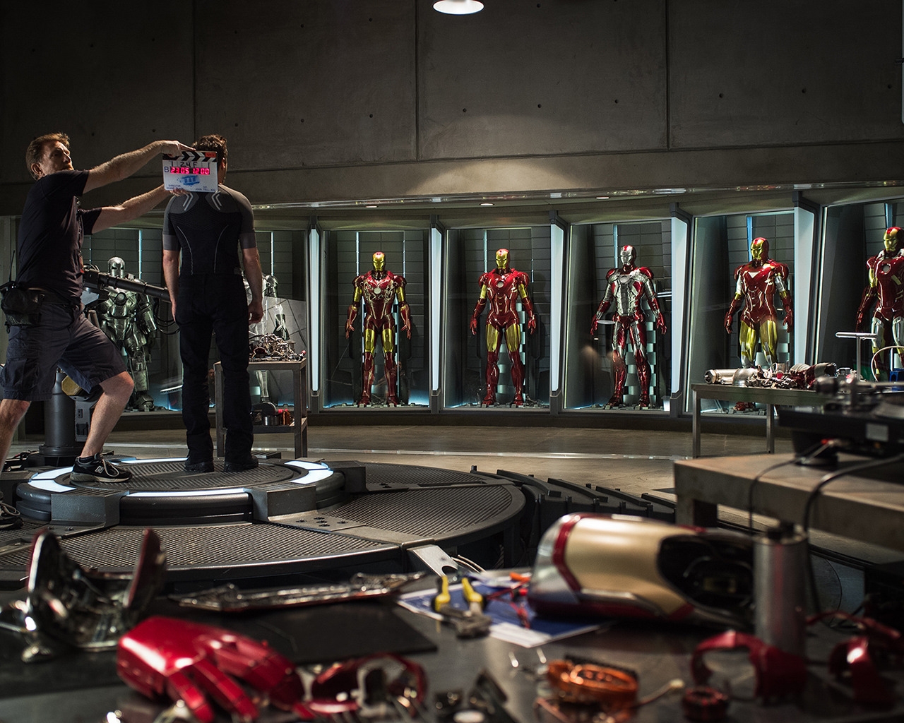 Iron Man 3 Scene for 1280 x 1024 resolution