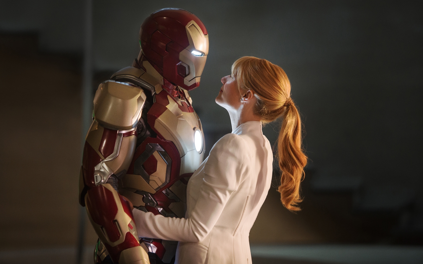Iron Man Love for 1440 x 900 widescreen resolution