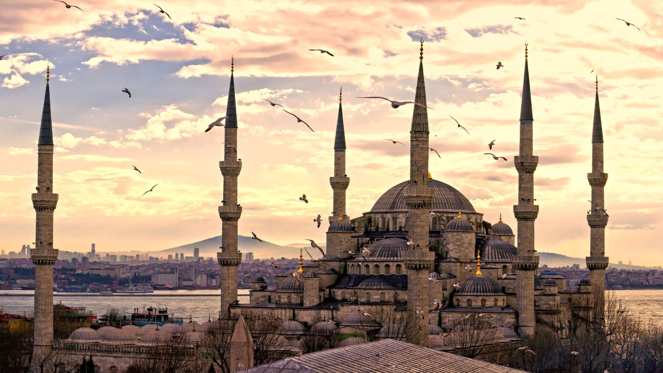 Istambul for 1366 x 768 HDTV resolution
