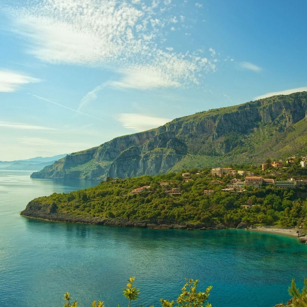 Italy Coast for 1024 x 1024 iPad resolution