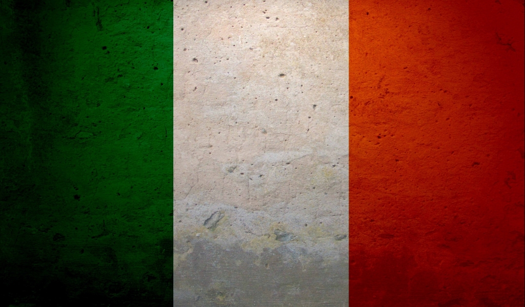 Italy Grunge Flag for 1024 x 600 widescreen resolution