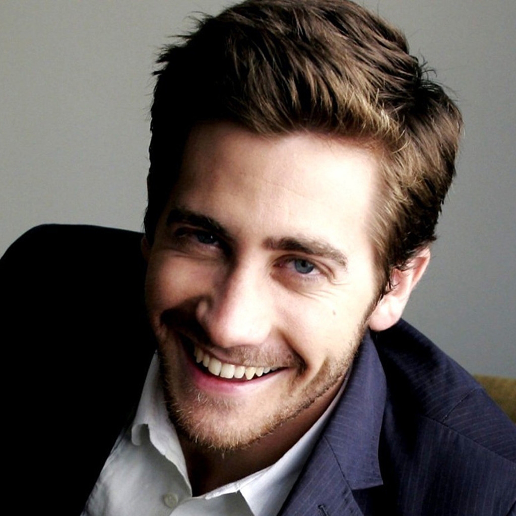 Jake Gyllenhaal Smile for 1024 x 1024 iPad resolution