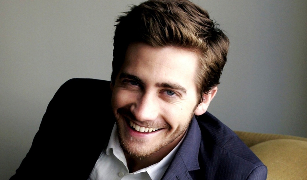 Jake Gyllenhaal Smile for 1024 x 600 widescreen resolution