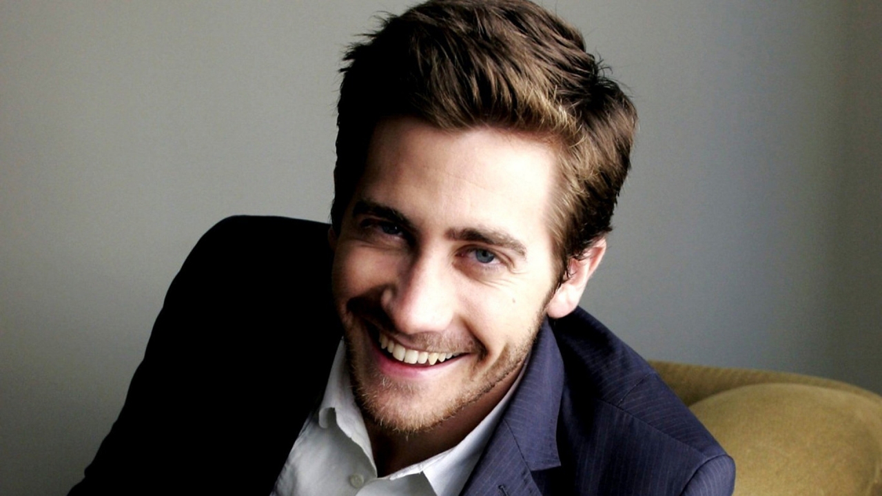 Jake Gyllenhaal Smile for 1280 x 720 HDTV 720p resolution
