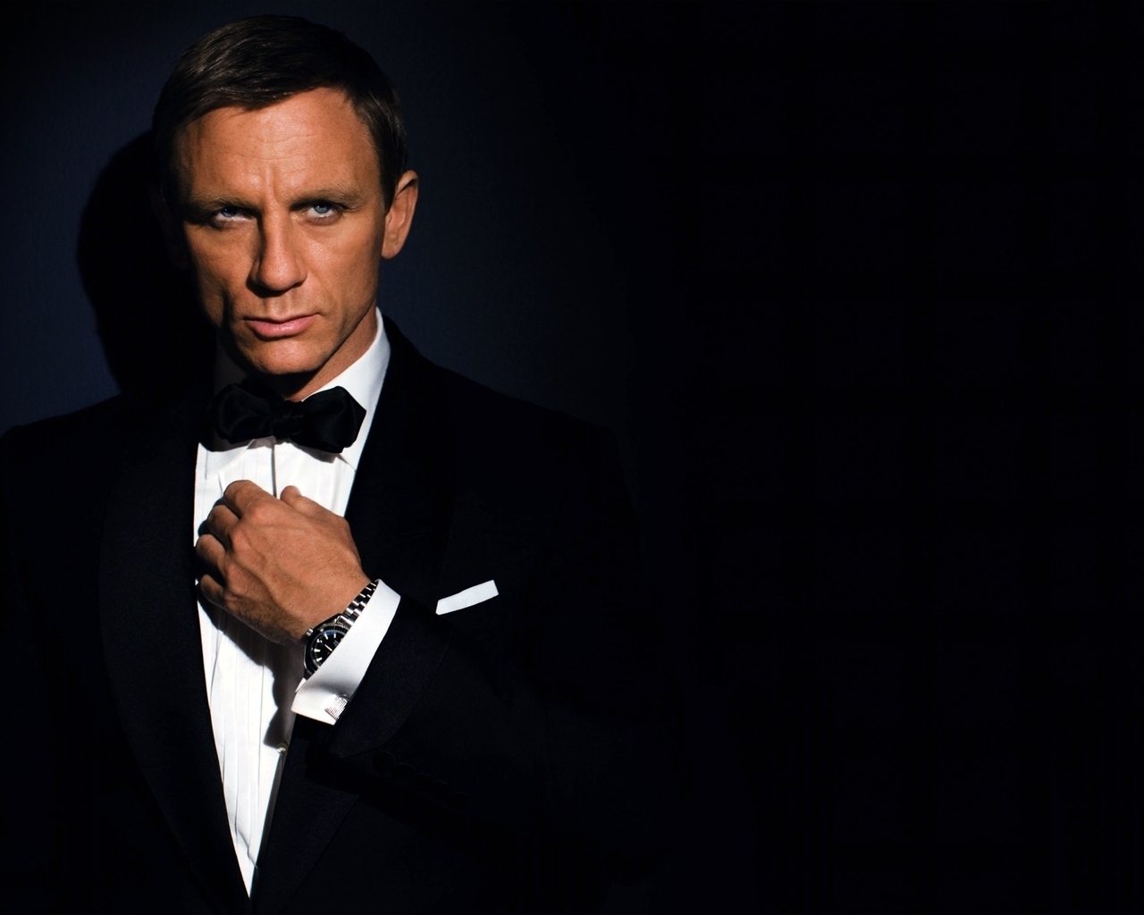 James Bond for 1280 x 1024 resolution
