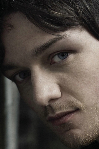 James Mcavoy for 320 x 480 iPhone resolution