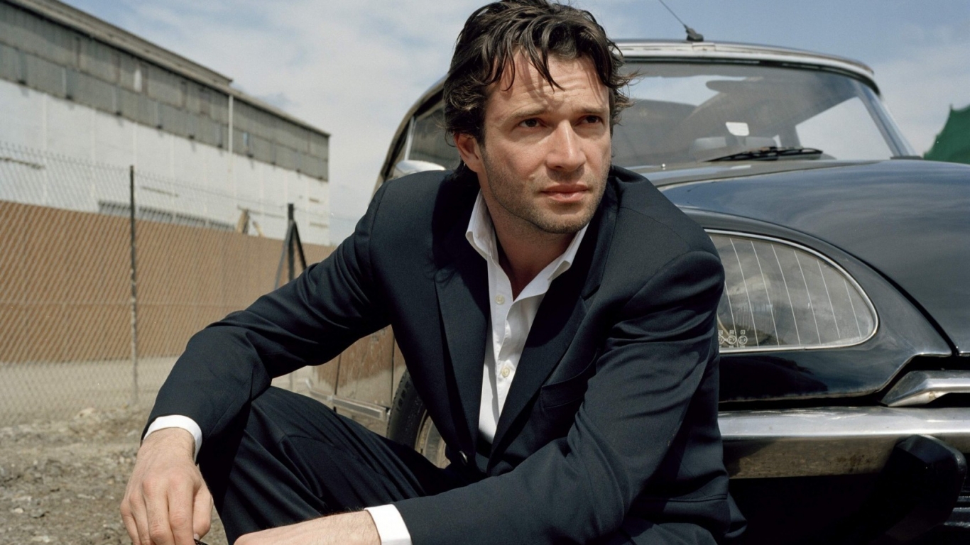 James Purefoy in a Black Suit for 1366 x 768 HDTV resolution