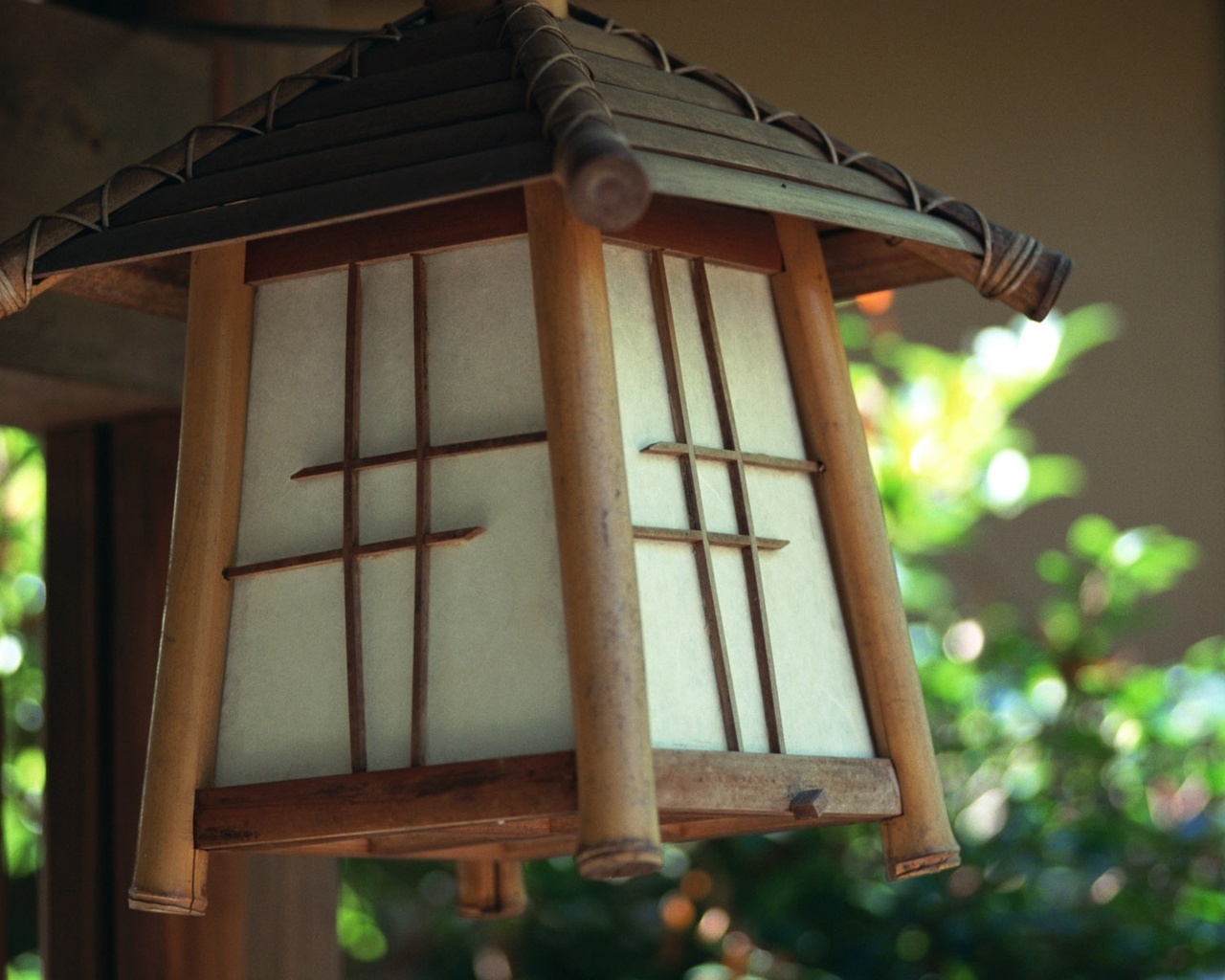 Japanese lamp for 1280 x 1024 resolution