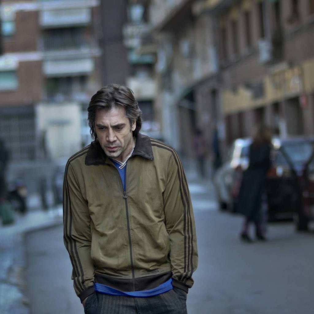Javier Bardem Lonely for 1024 x 1024 iPad resolution