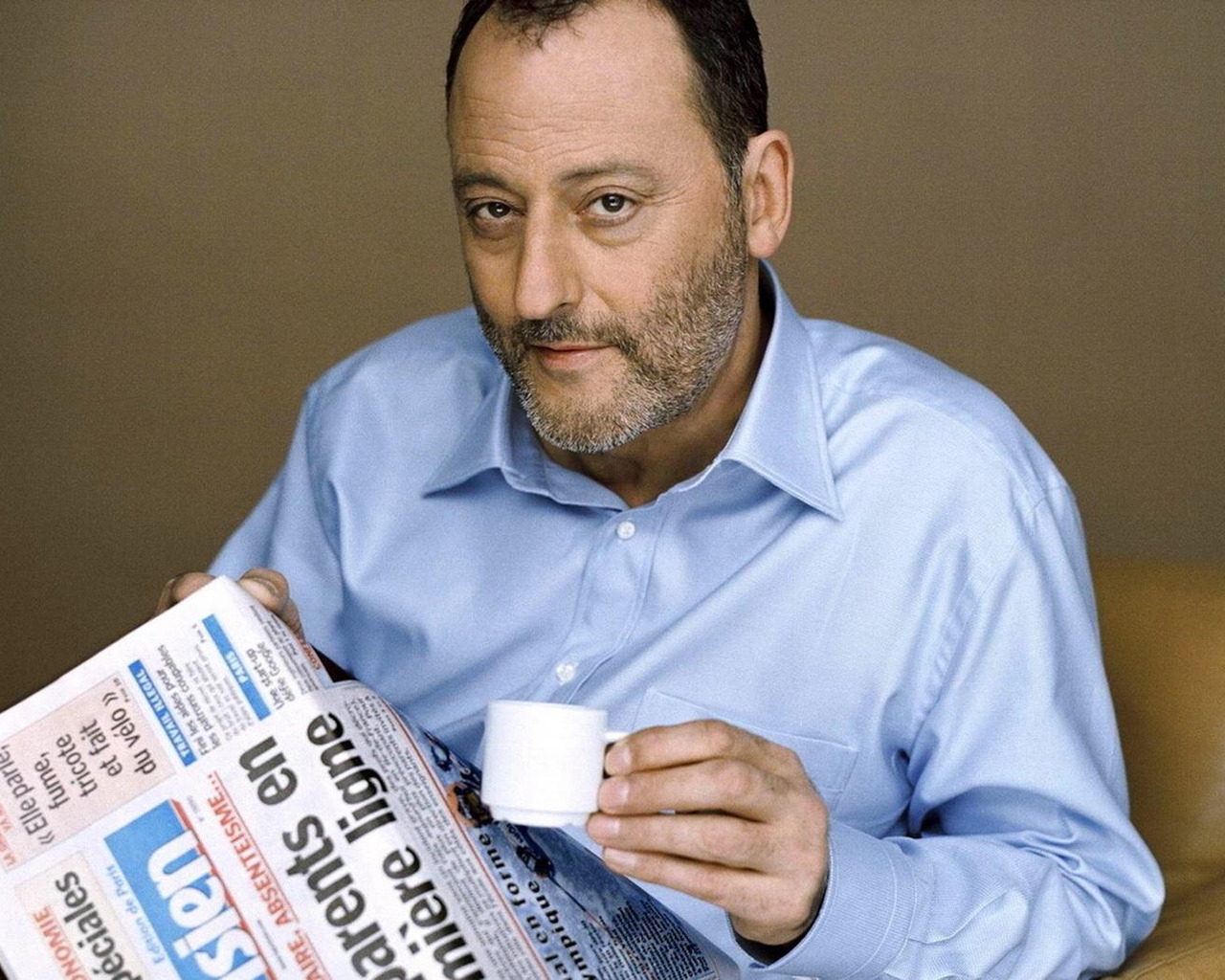 Jean Reno Coffee Time for 1280 x 1024 resolution