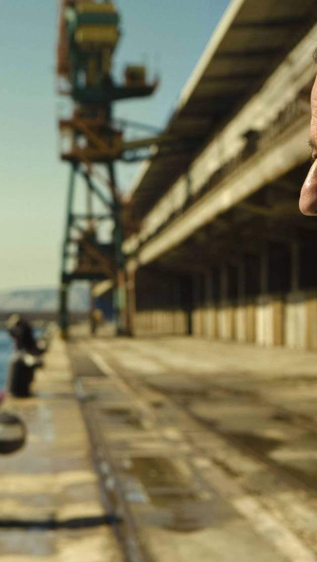 Jean Reno Port for 640 x 1136 iPhone 5 resolution