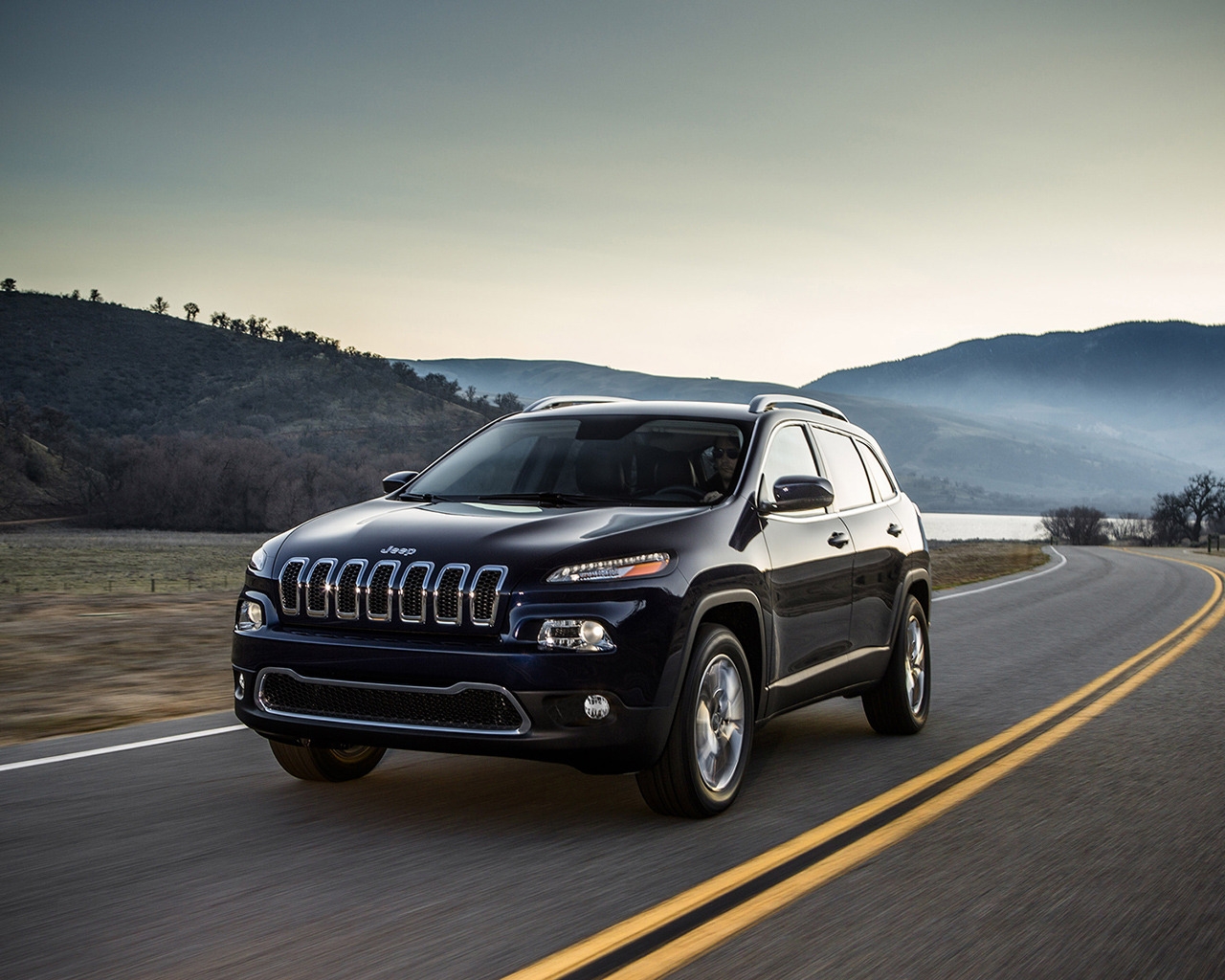 Jeep Cherokee 2014 Edition for 1280 x 1024 resolution