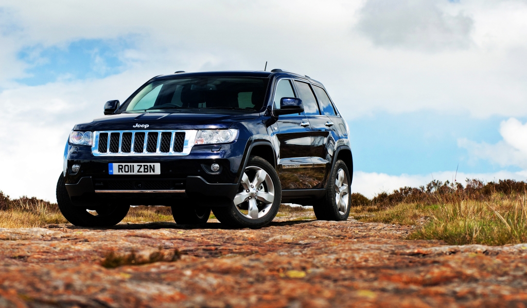 Jeep Grand Cherokee 2011 for 1024 x 600 widescreen resolution