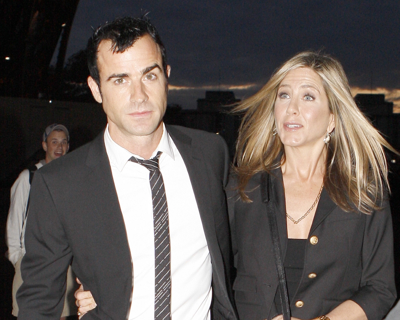 Jennifer Aniston and Justin Theroux for 1280 x 1024 resolution