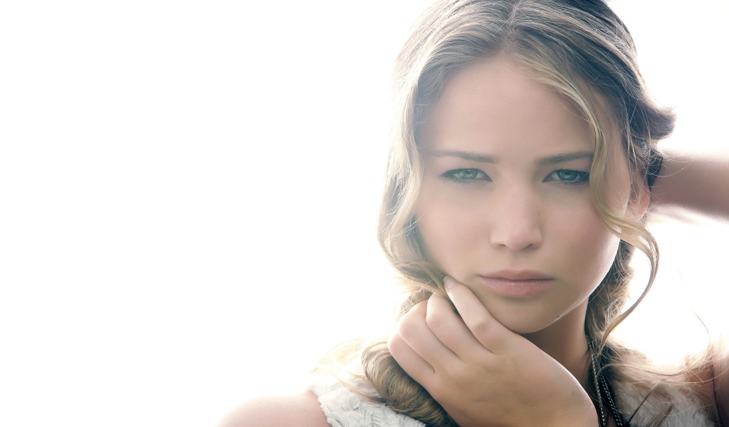 Jennifer Lawrence Beautiful for 1024 x 600 widescreen resolution