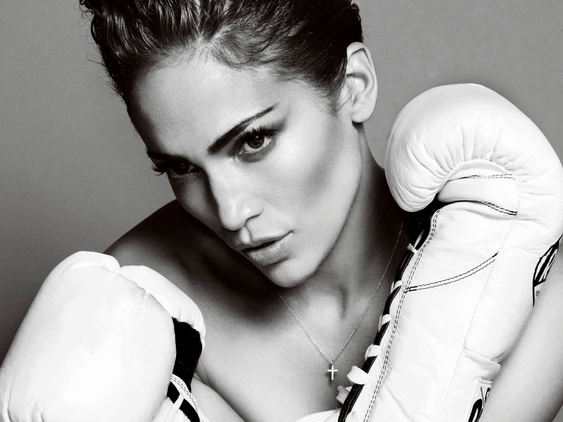 Jennifer Lopez Boxing Gloves for 1152 x 864 resolution