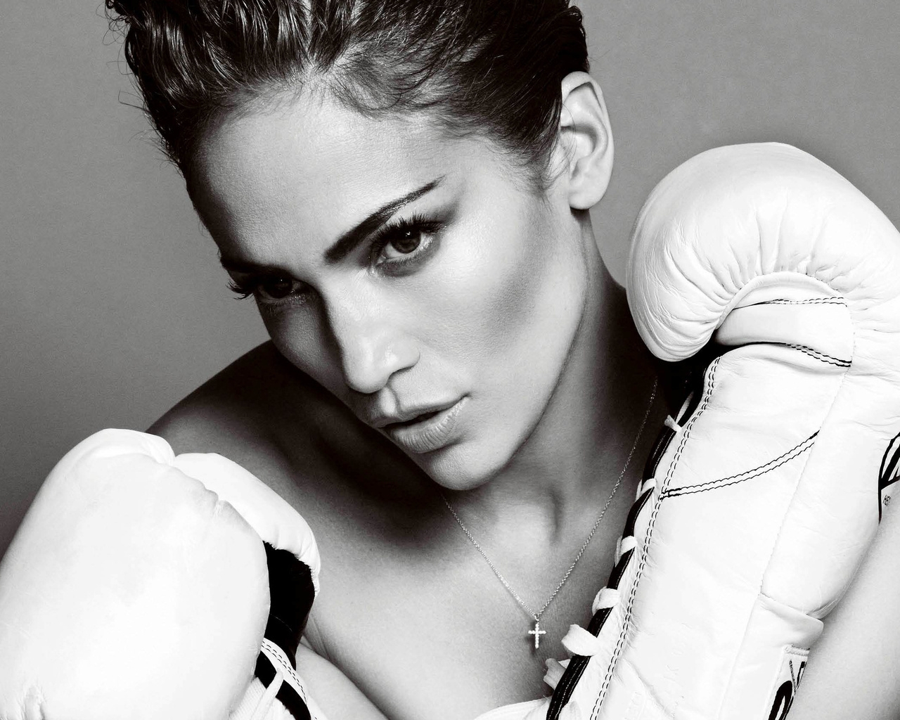 Jennifer Lopez Boxing Gloves for 1280 x 1024 resolution
