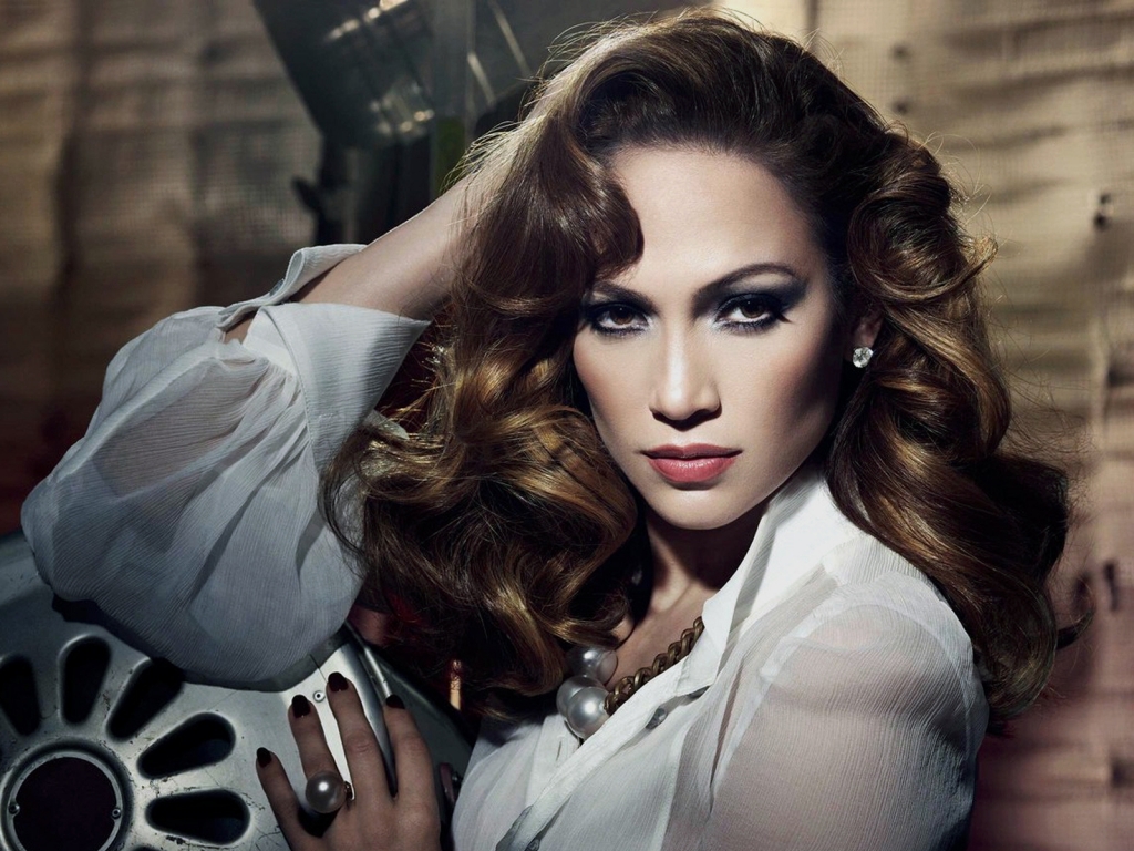 Jennifer Lopez Gorgeous for 1024 x 768 resolution