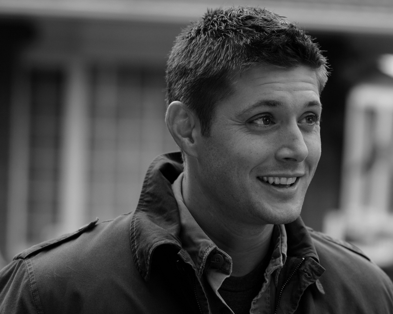 Jensen Ackles Black And White for 1280 x 1024 resolution