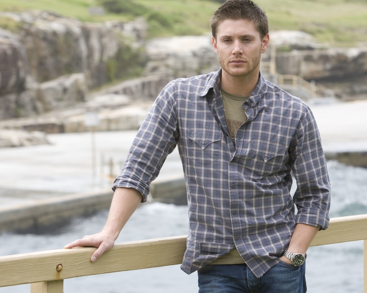 Jensen Ackles Look for 1280 x 1024 resolution