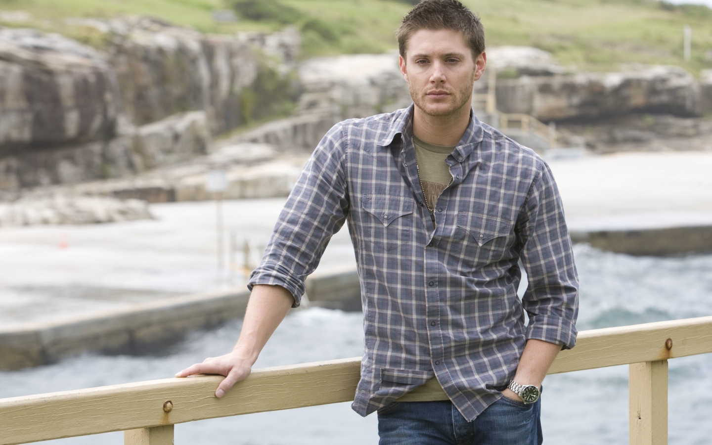 Jensen Ackles Look for 1440 x 900 widescreen resolution