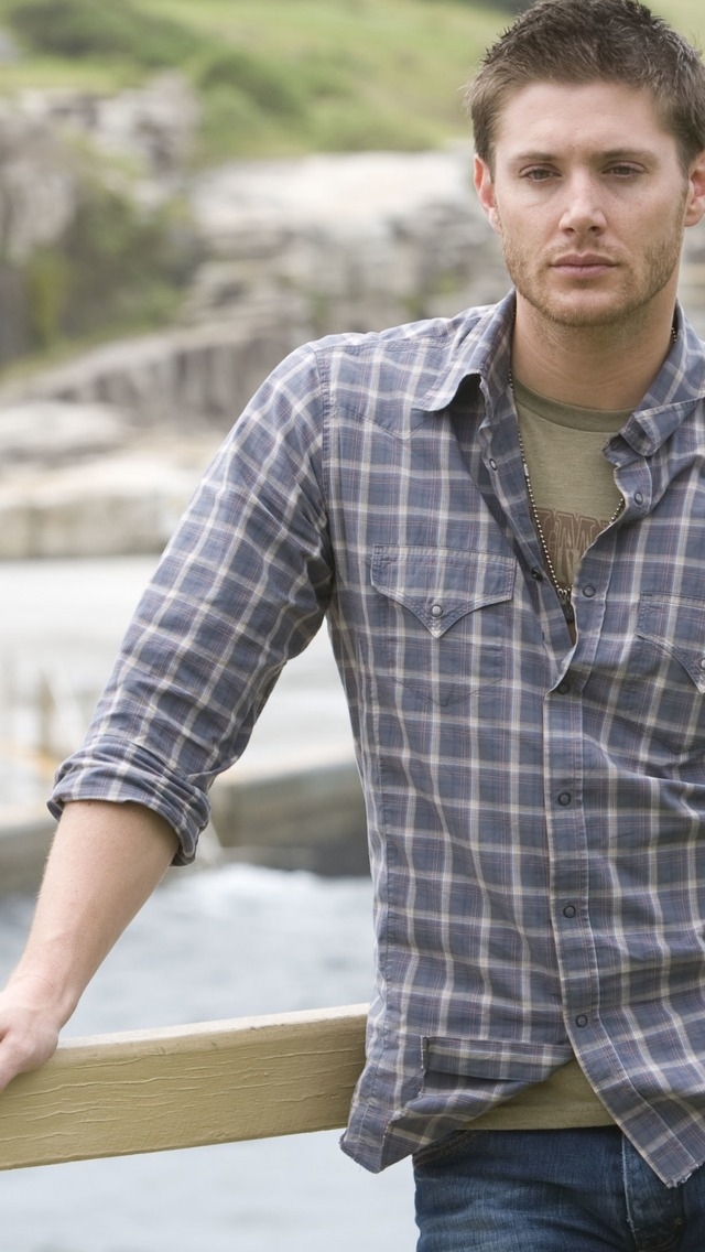 Jensen Ackles Look for 640 x 1136 iPhone 5 resolution